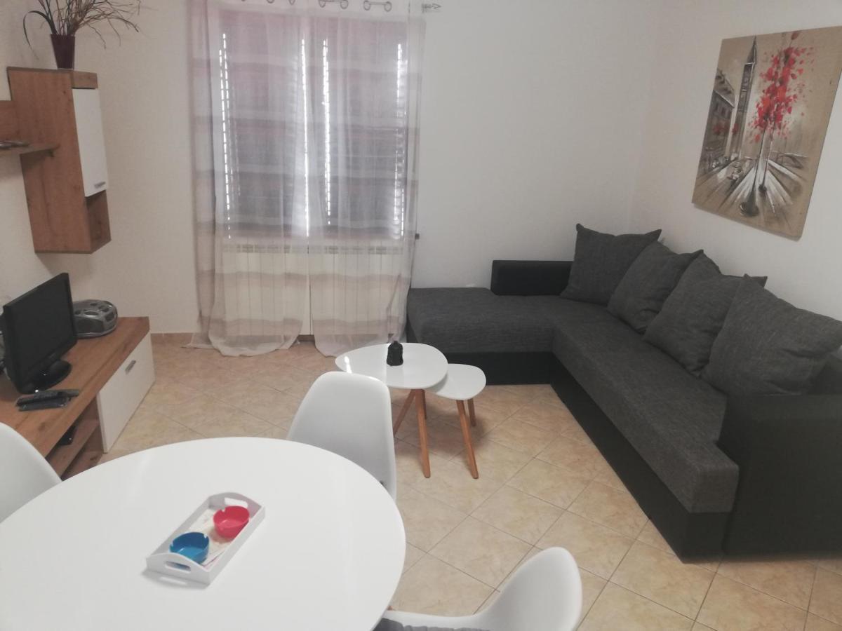 Ferienwohnung Vito Pula Exterior foto